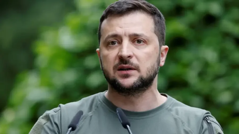 Zelensky appelle à ne pas faire de cadeaux territoriaux à Poutine