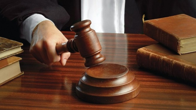 Trois ans de prison pour un juge révoqué