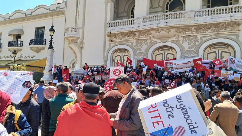 Marche des partisans du 25 juillet contre l’ingérence étrangère