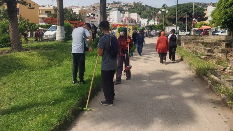 متطوّعون يطلقون حملة نظافة في طبرقة