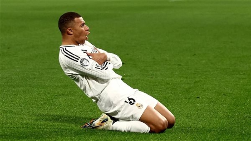 لأول مرة في مسيرته.. مبابي يفوز بجائزة الحذاء الذهبي الأوروبي