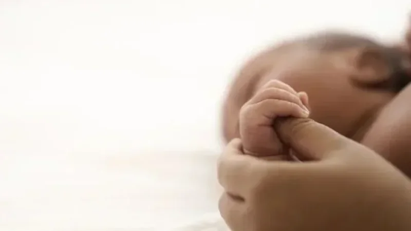 تسمم بالرصاص.. ‘الكحل’ يتحول إلى قاتل صامت للرضع في الجزائر