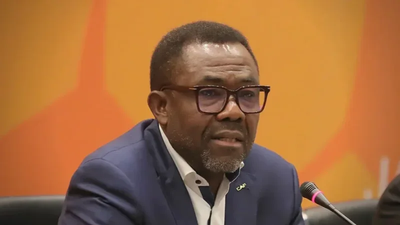 Le secrétaire général de la CAF Véron Mosengo-Omba démissionne