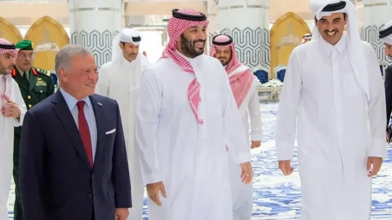 لقاء ثلاثي في جدة: قادة السعودية والأردن وقطر يرفضون التصعيد الإيراني