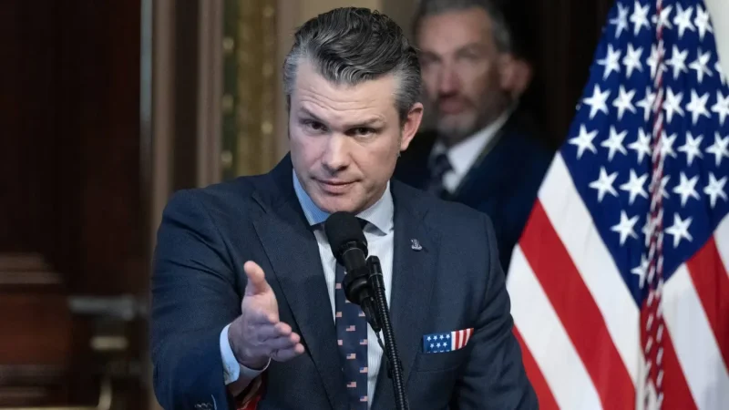 وزير الحرب الأمريكي: إيران توسّلت لوقف إطلاق النار