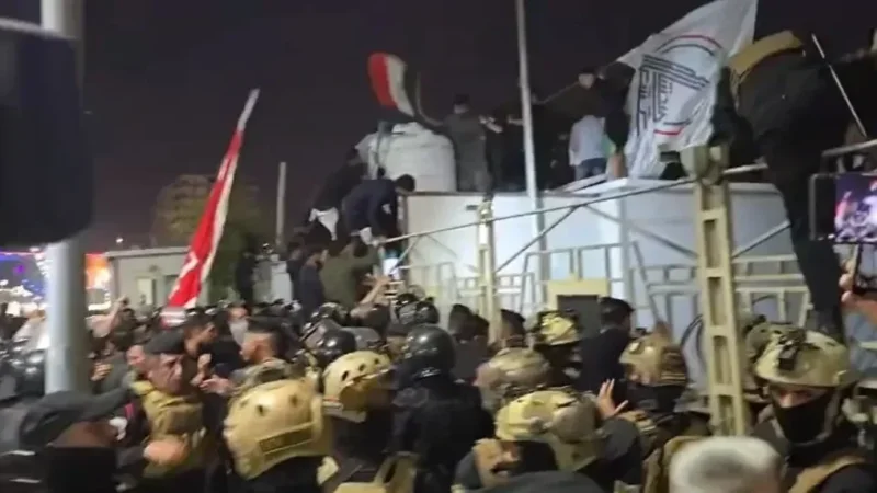 الكويت تحتج على اقتحام قنصليتها في البصرة باستدعاء ديبلوماسي عراقي