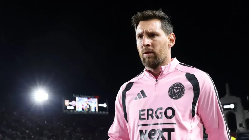 ليونيل ميسي ينال ملكية فريق إسباني