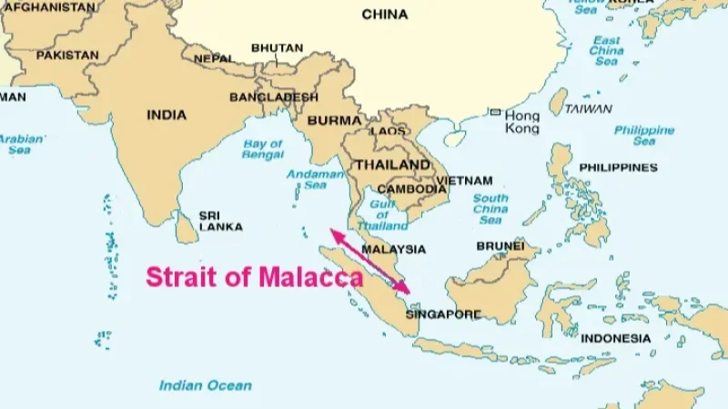 البحرية الإندونيسية تُعلن عبور سفينة حربية أمريكية مضيق ملقا