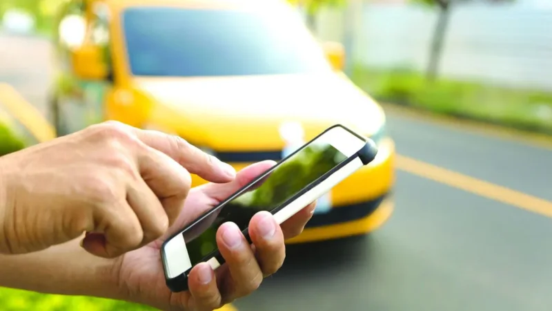 وزير النقل: نعمل على تقنين التطبيقات المعتمدة في قطاع التاكسي