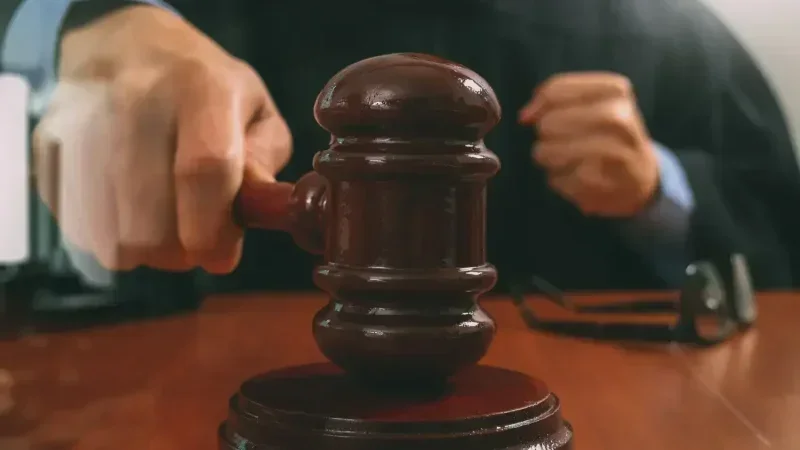 Mandat de dépôt contre un Subsaharien après intrusion chez une avocate