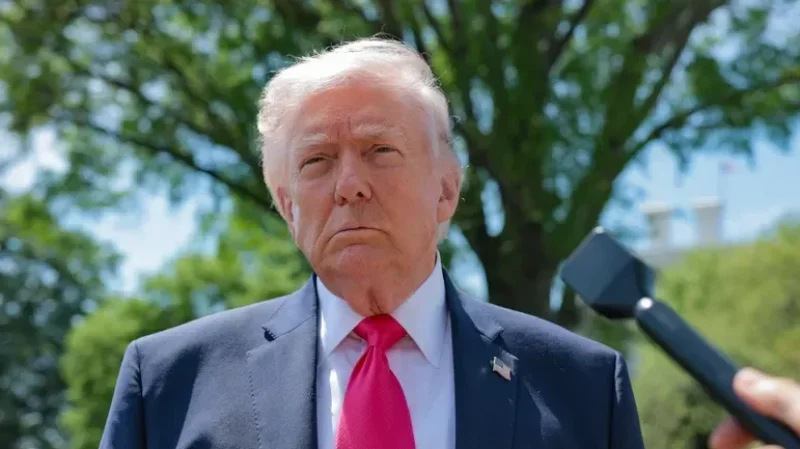 ترامب: نسيطر بشكل كامل على مضيق هرمز