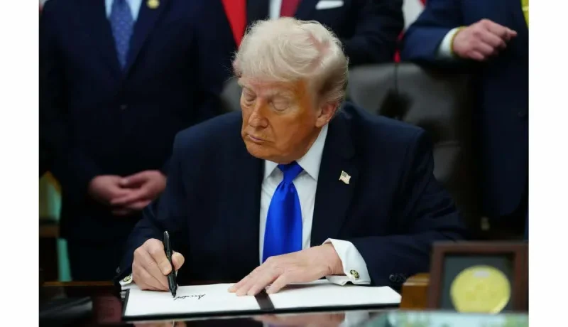 Trump annonce des droits de douane de 25 % sur les véhicules de l’UE