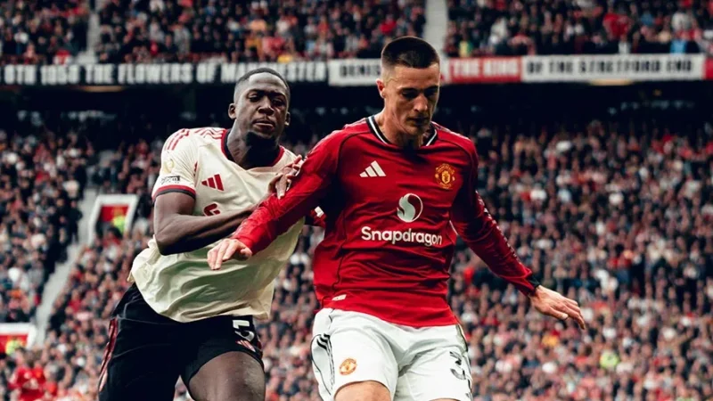 Manchester United signe un succès haletant face à Liverpool