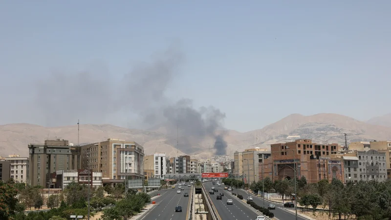 اندلاع حريق بمركز تجاري في طهران