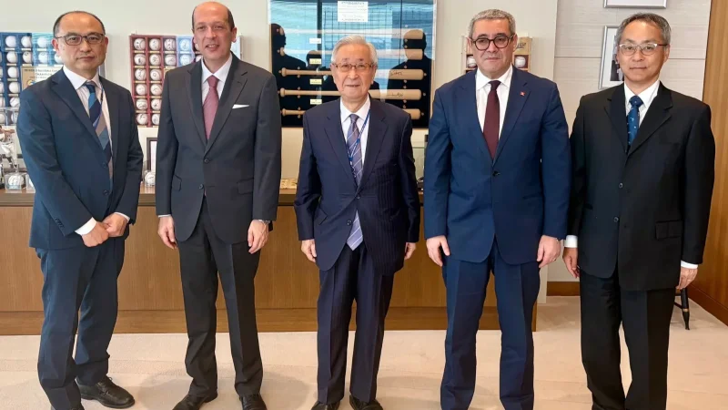 سفير تونس بطوكيو يبحث تطوير التعاون مع رئيس أكبر قطب إعلامي ياباني