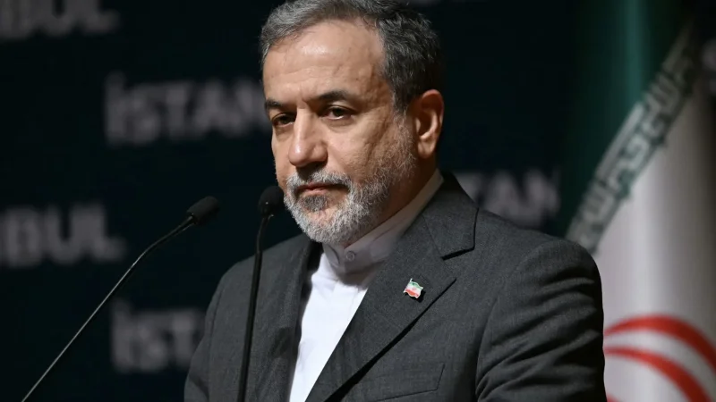 وزير الخارجية الإيراني: منفتحون على دور الصين في حل النزاع