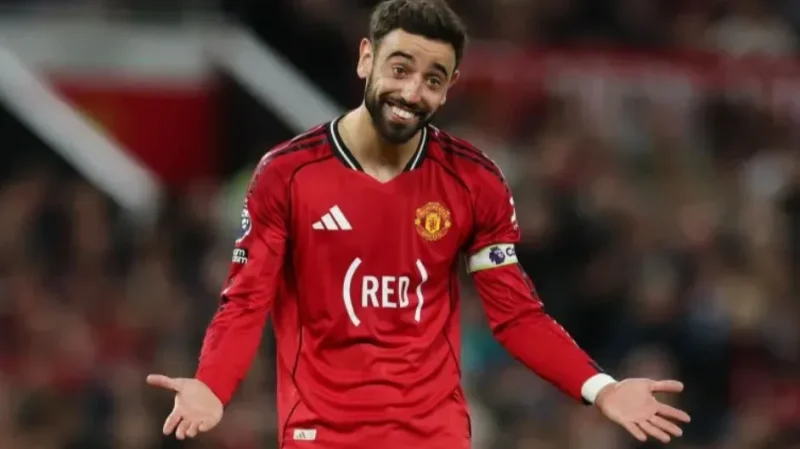 بطولة انقلترا: فرنانديز لاعب يونايتد يتوّج بجائزة أفضل لاعب