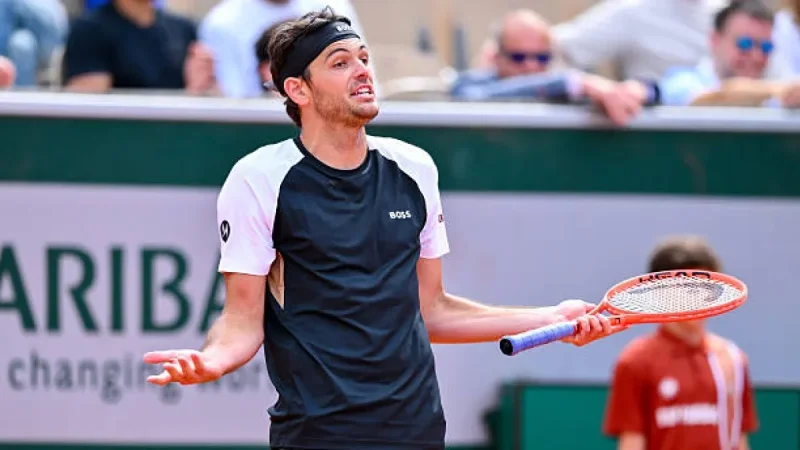 Roland-Garros: Taylor Fritz chute d'entrée...