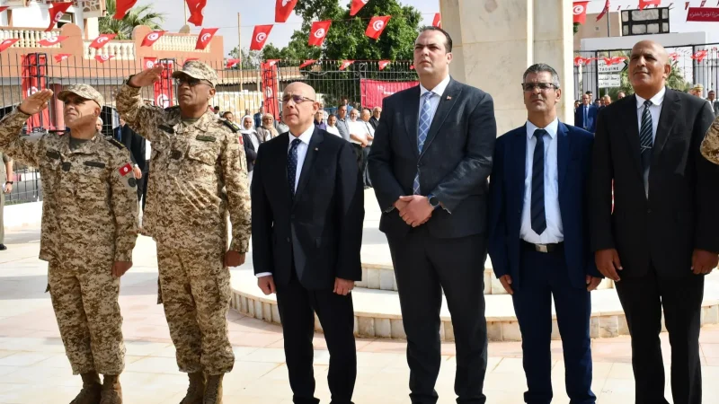وزير الدفاع يُشرف على موكب إحياء الذكرى 68 لمعركة رمادة