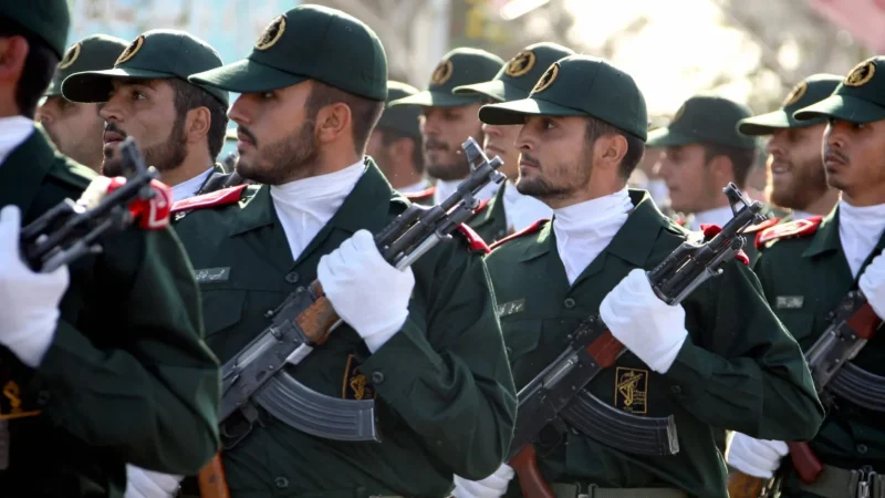 الحرس الثوري الإيراني يتوعد الكيان إذا لم يوقف هجماته على لب