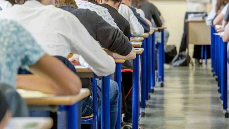 بين ضغط الوقت ومفاجآت الأسئلة:تلاميذ الباكالوريا يقتربون من 