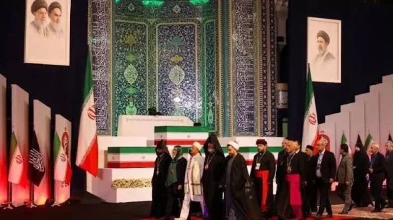 Iran : les funérailles d'Ali Khamenei débutent à Téhéran