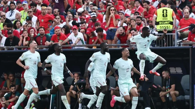 Mondial 2026 : la France domine le Maroc et file en demi-finales