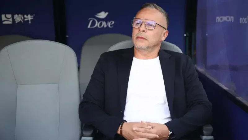 الاتحاد المغربي يجدد الثقة في المدرب محمد وهبي