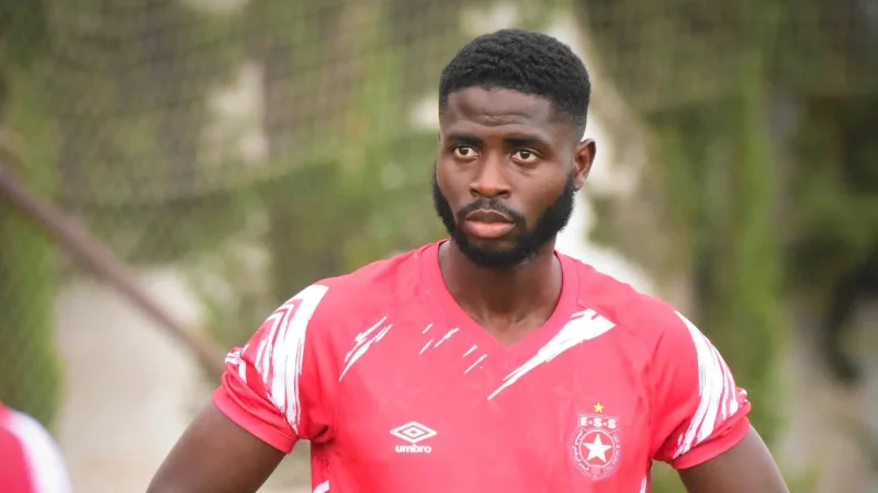 النجم الساحلي يتعاقد مع اللاعب الليبيري محمد سانغاري