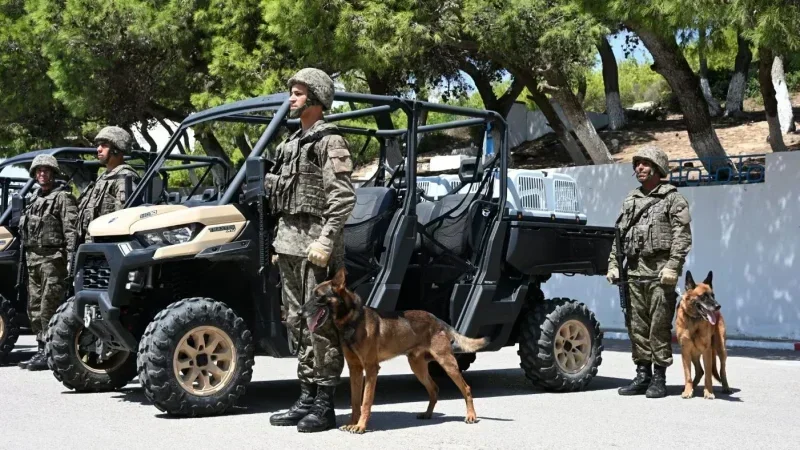Le ministère de la défense inspecte le Centre militaire cynotechnique