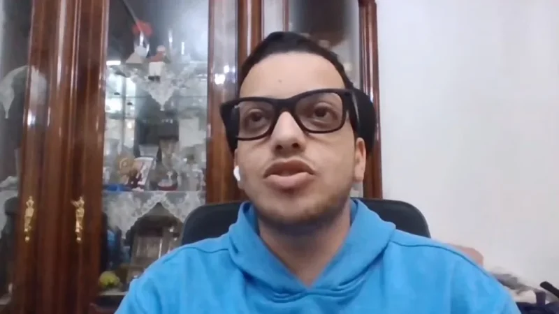 مصري كفيف يطور تطبيق ذكيا يساعد أقرانه على "رؤية" العالم