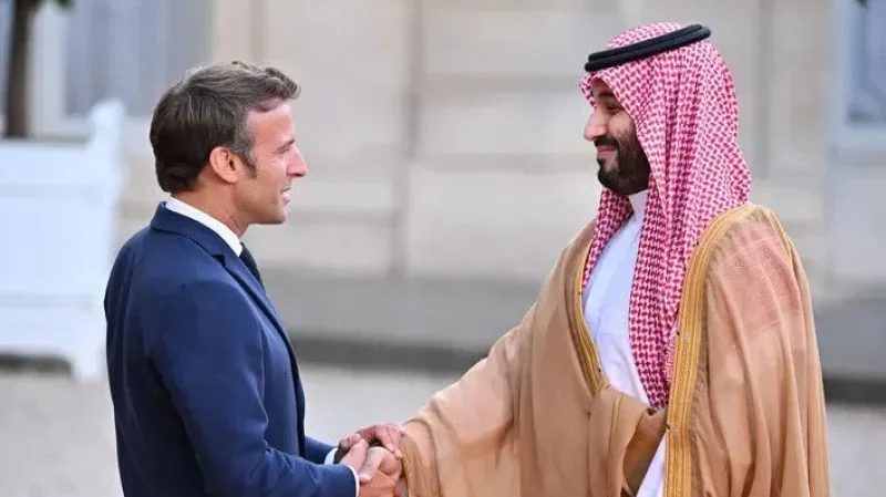 ماكرون يستقبل بن سلمان في الإليزيه