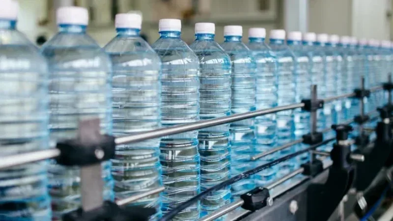 Eau minérale : les usines tournent à plein régime