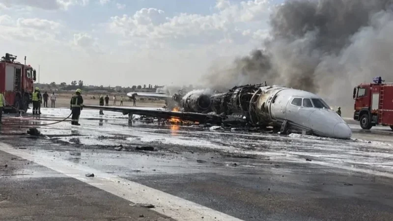 تحطم طائرة خاصّة يتسبّب في إغلاق المجال الجوي الليبي
