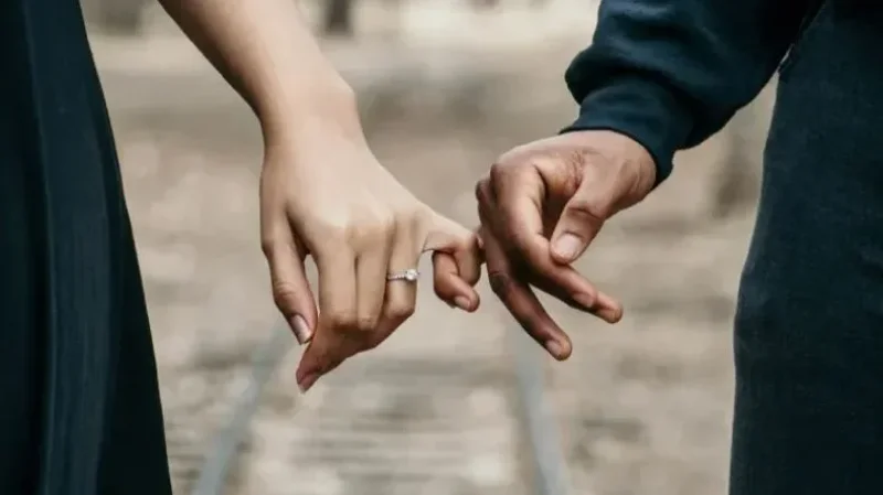 إيقاف زوجين حوّلا محلاً تجارياً من صنع الفخار إلى ترويج المخدرات