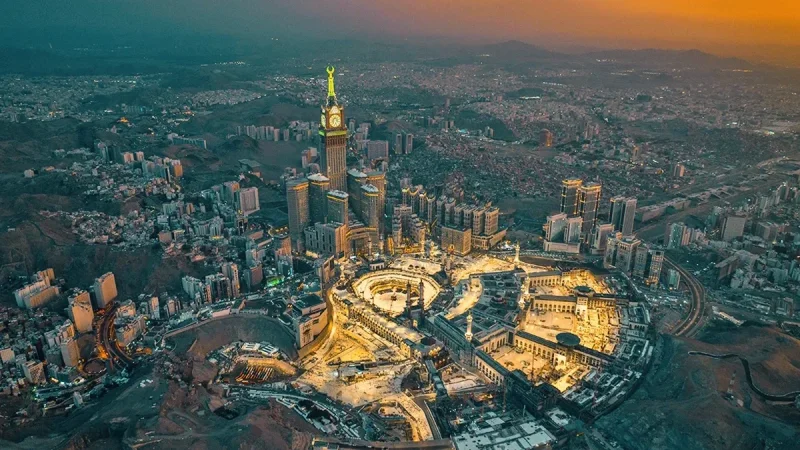 تشمل مكّة المكرمة.. الدفاع المدني السعودي يُطلق إنذارات وجيزة