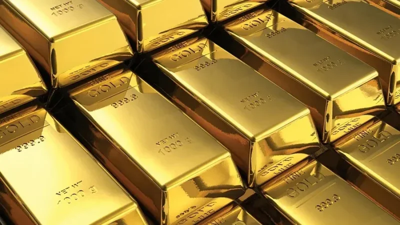 أسعار الذهب تنخفض بأكثر من 2% متأثرة بتوقعات رفع الفائدة الأمريكية