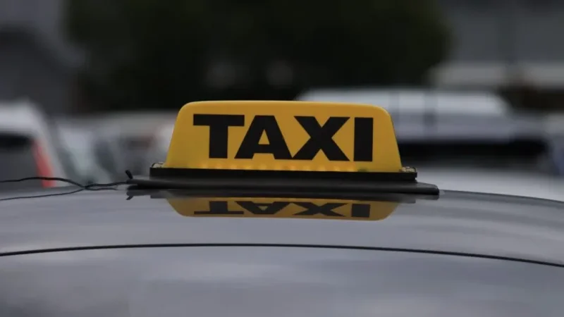 فتح باب الترشّح للانتفاع بمنحة لاقتناء سيارات أجرة كهربائية