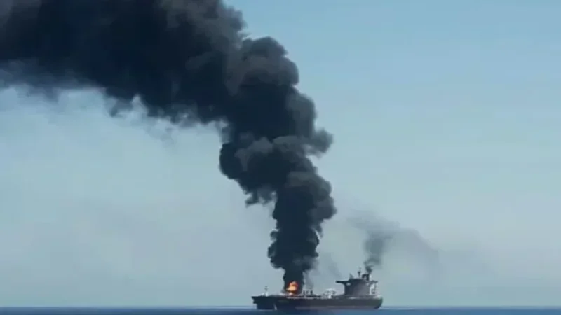 هجوم يستهدف ناقلة أثناء خروجها من مضيق هرمز
