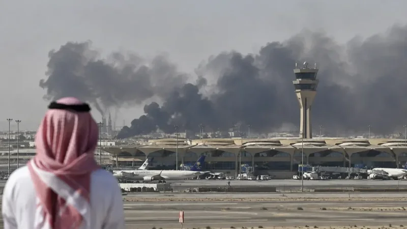 الحوثيّون يُحذِّرون: أجواء السعودية 'غير آمنة'