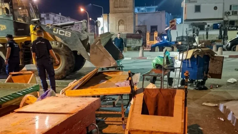 بلدية تونس.. حملة لإزالة الانتصاب العشوائي بعدد من أنهج وشوارع العاصمة