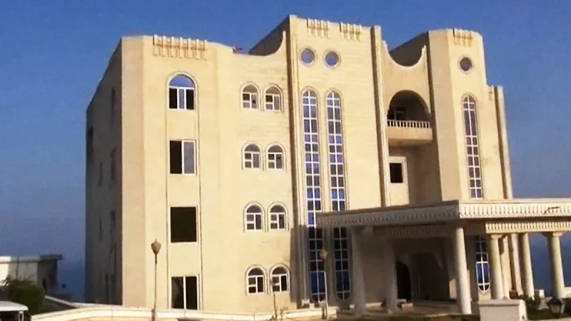 الحوثيُّون: استهداف مقرّ عمليات حربية بالقصر الرئاسي في عدن