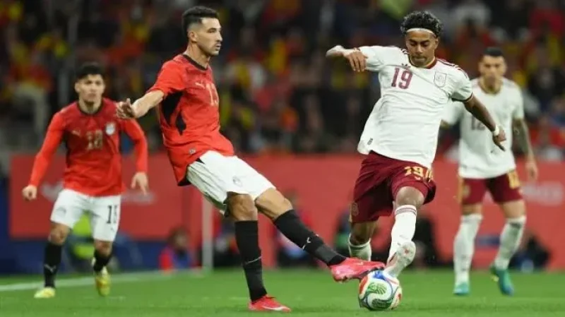 فيفا يعاقب إسبانيا بسبب هتافات معادية للإسلام في مباراة مصر