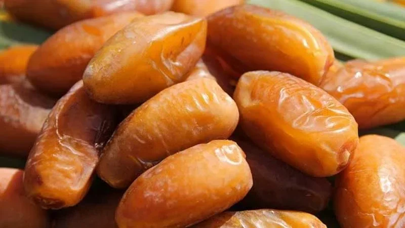 الاتفاق على تثبيت الأسعار المرجعية لقبول التمور
