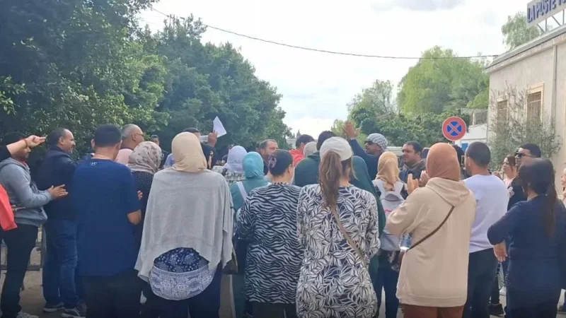 تزامنًا مع جلسة لوزارة المالية.. مُعطلون عن العمل يحتجون أمام البرلمان