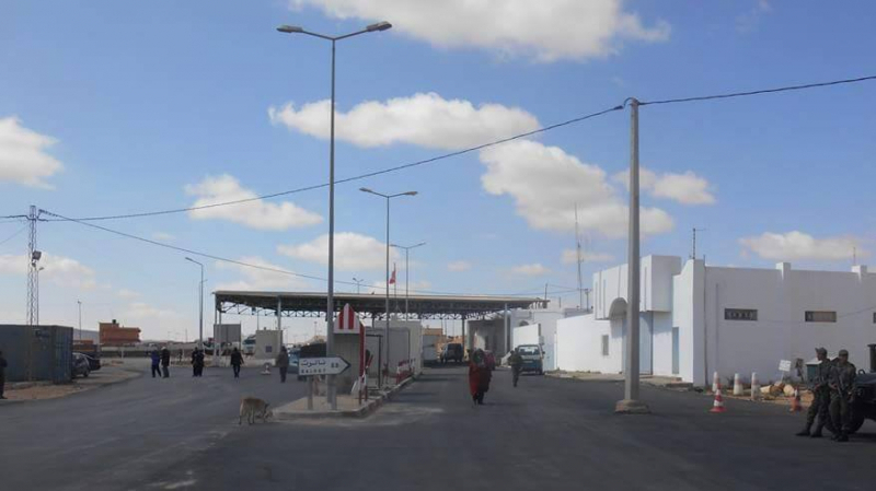وقف الحركة بمعبر ذهيبة وازن بسبب إشكاليات توريد بضائع من ليبيا 
