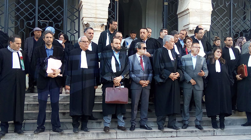 وقفة احتجاجية للمحامين أمام محاكم الجمهورية