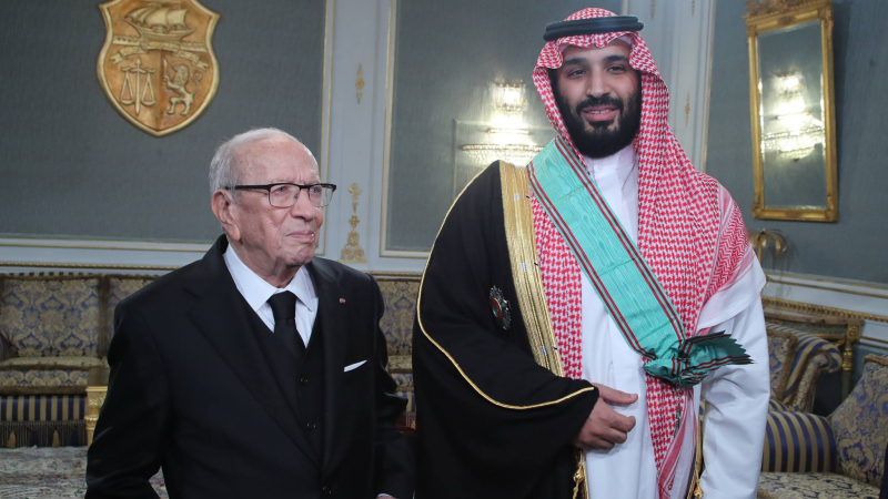 السبسي يمنح ولي العهد السعودي الصنف الأكبر من وسام الجمهورية