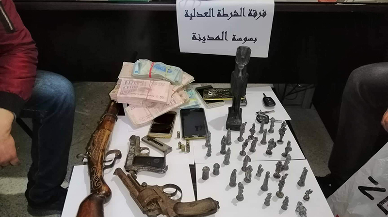 المنستير: حجز أسلحة قديمة وقطع أثرية في منزل تكفيري المنستير: حجز أسلحة قديمة وقطع أثرية في منزل تكفيري