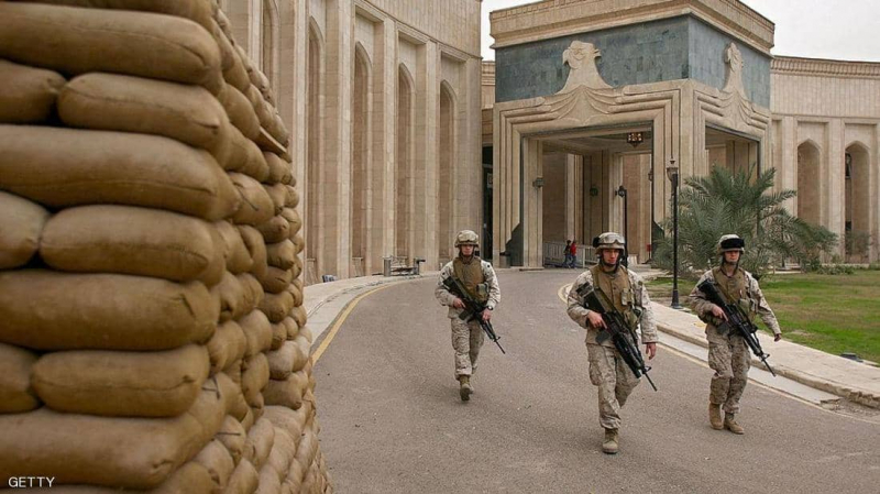 السفارة الأميركية تأمر موظفيها بمغادرة العراق فورا السفارة الأميركية